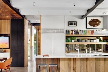 装修设计丨9款原木色厨房给你自然的舒适感